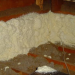 Attic Knee Wall Insulation Techniques That Help Reduce Heat Transfer Between Roof Spaces and Finished Rooms