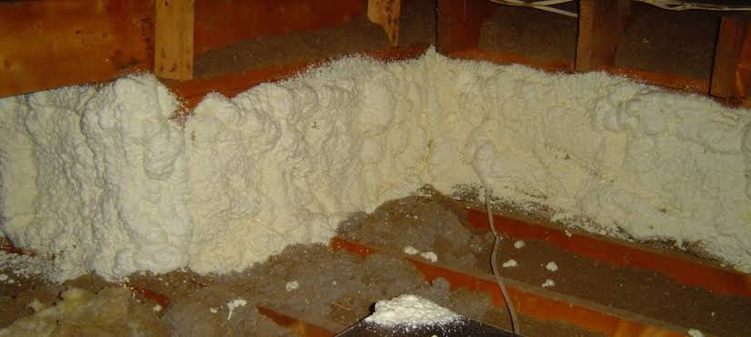 Attic Knee Wall Insulation Techniques That Help Reduce Heat Transfer Between Roof Spaces and Finished Rooms